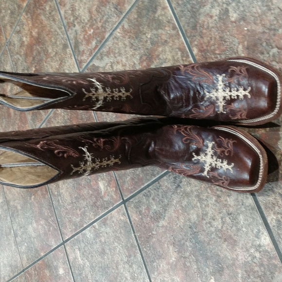 Circle G Shoes - Circle G Women's Brown Leather Boots Size 10M Like NEW with Cross Design